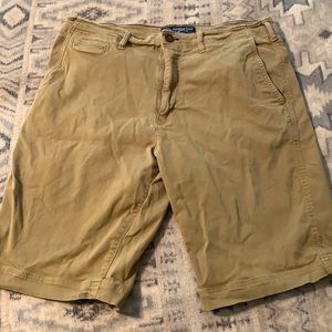 Men’s AE khaki pants
